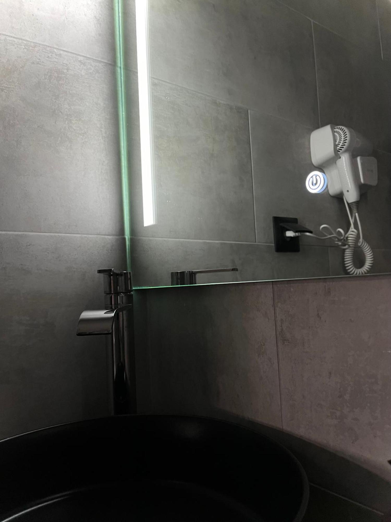 Joannas Airport Luxury Rooms Артеміда Екстер'єр фото