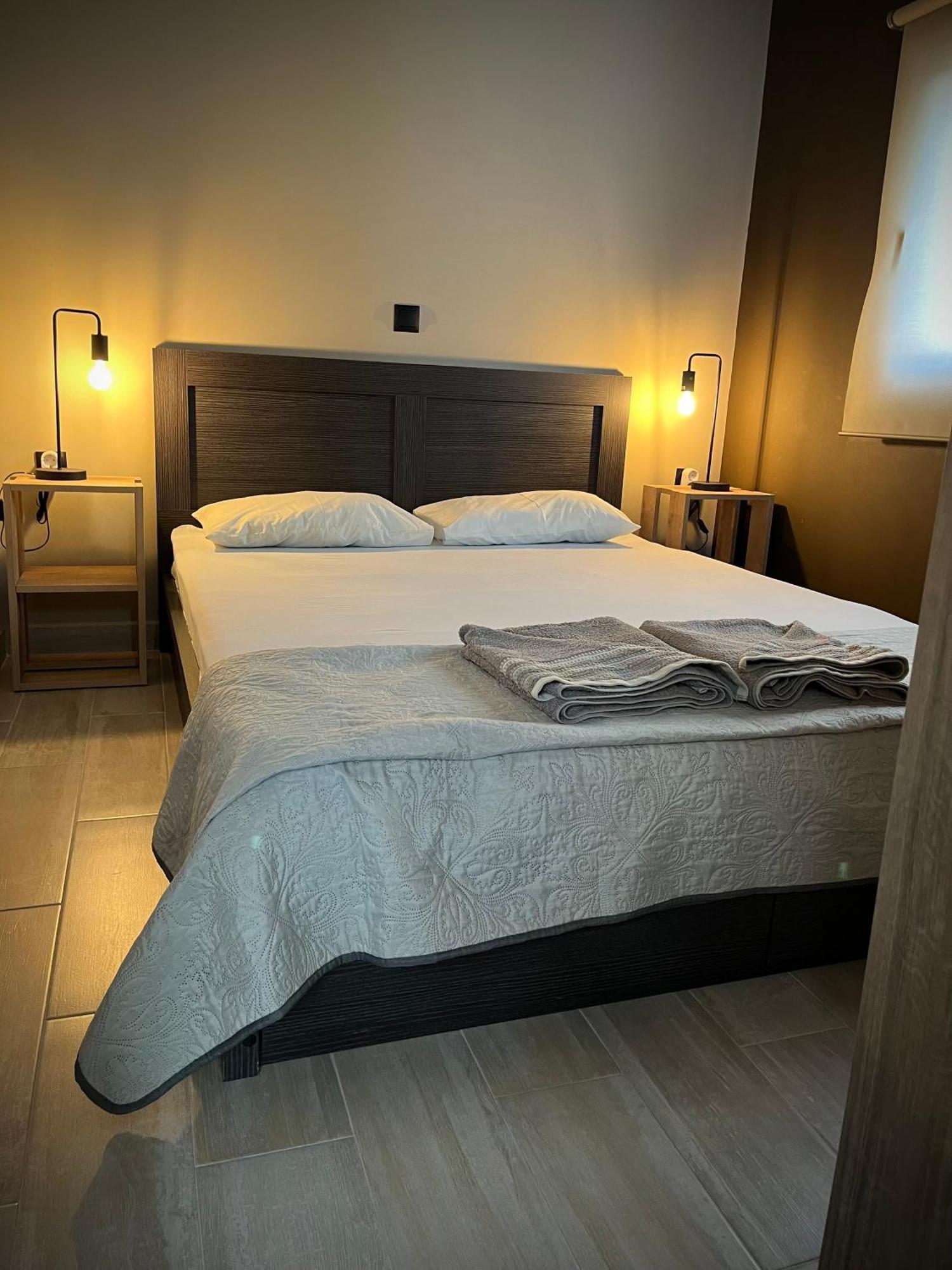 Joannas Airport Luxury Rooms Артеміда Екстер'єр фото